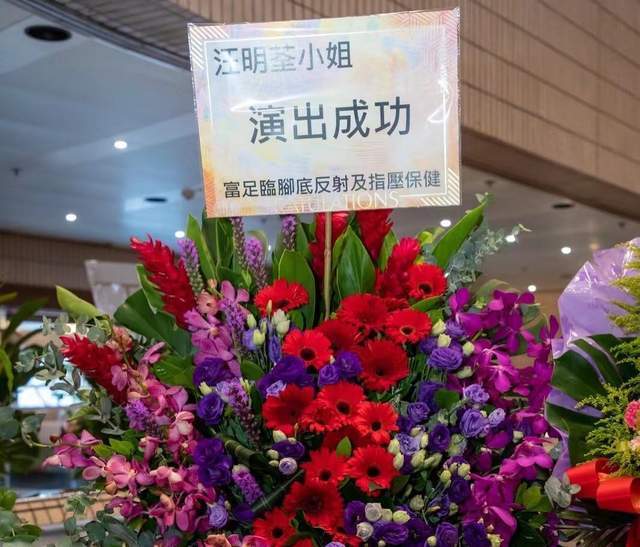 羅家英老驥伏櫪，汪明荃志在千里：這對愛侶點(diǎn)亮香港樂壇之光